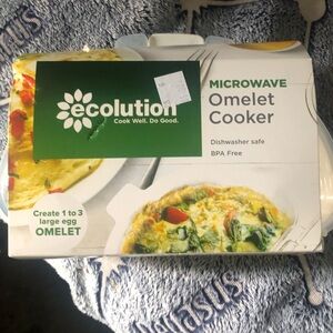 BNWT AND IN BOX OMELET COOKER NEVER USED